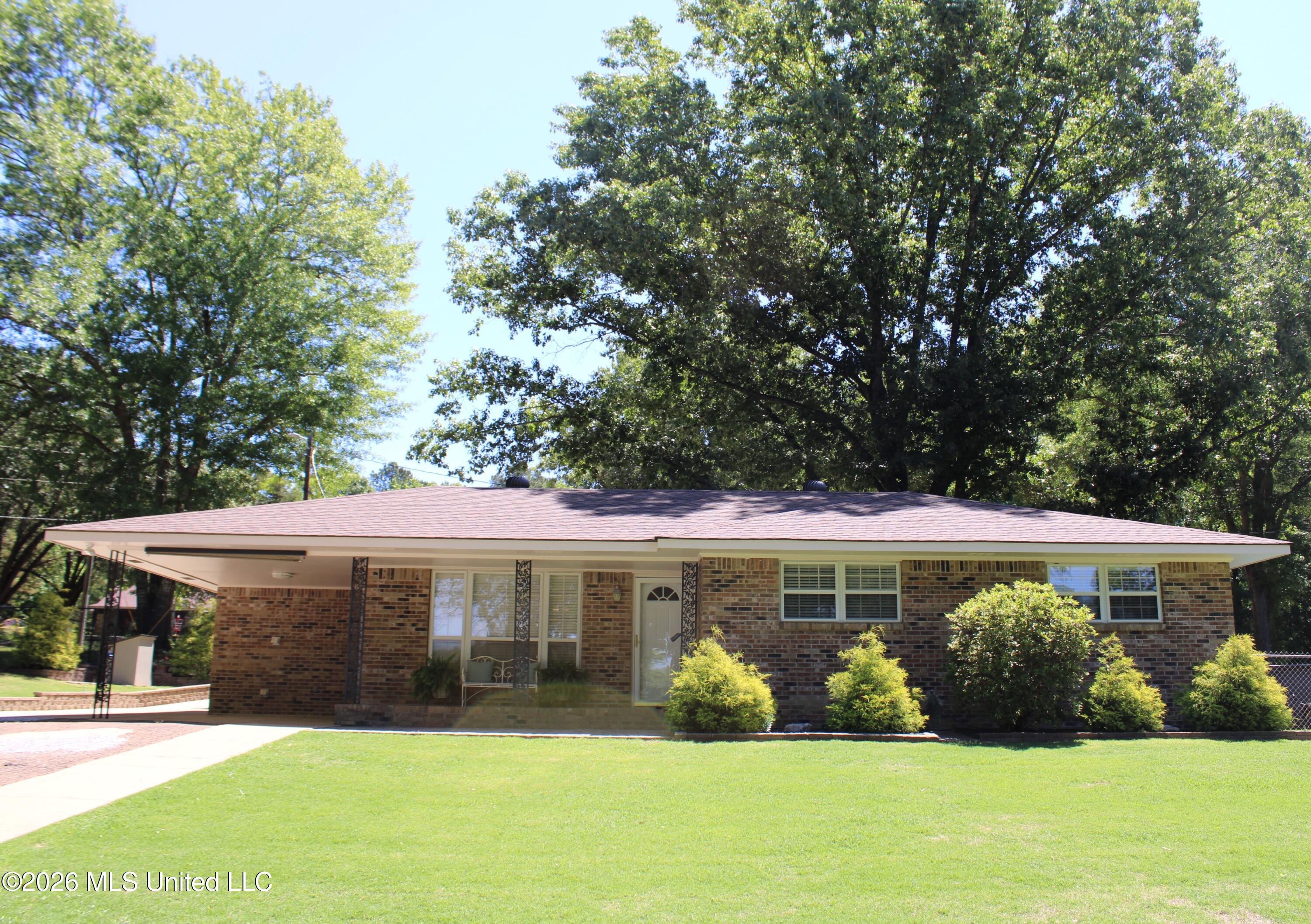 2934 North Red Banks Road Byhalia, MS 38611 - Photo 2 of 42 Front of Home