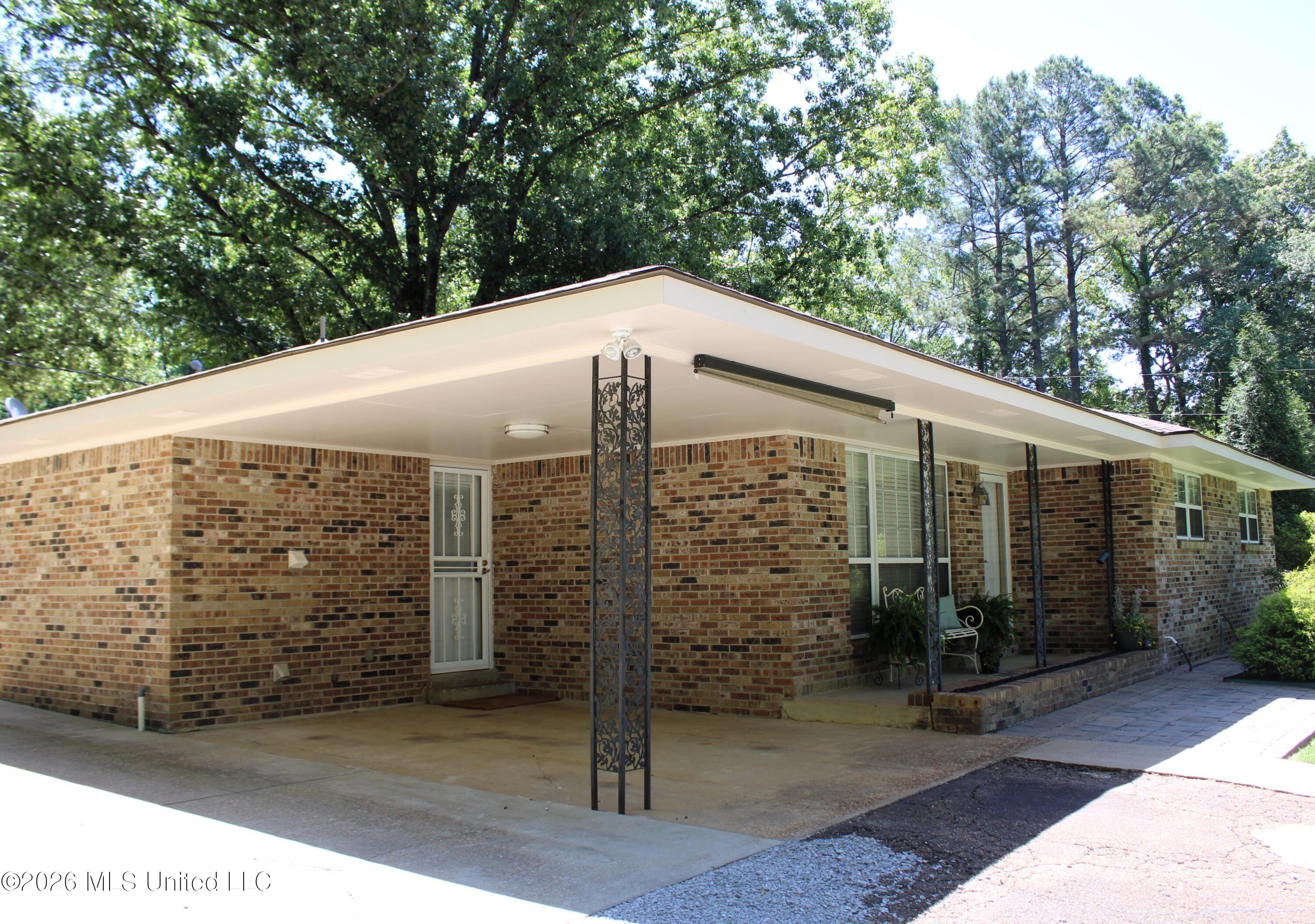 2934 North Red Banks Road Byhalia, MS 38611 - Photo 24 of 42 Carport