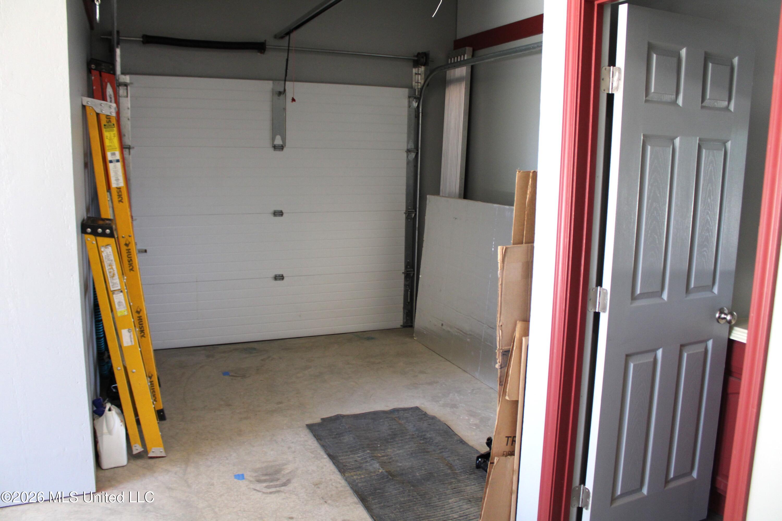 2934 North Red Banks Road Byhalia, MS 38611 - Photo 31 of 42 Workshop
