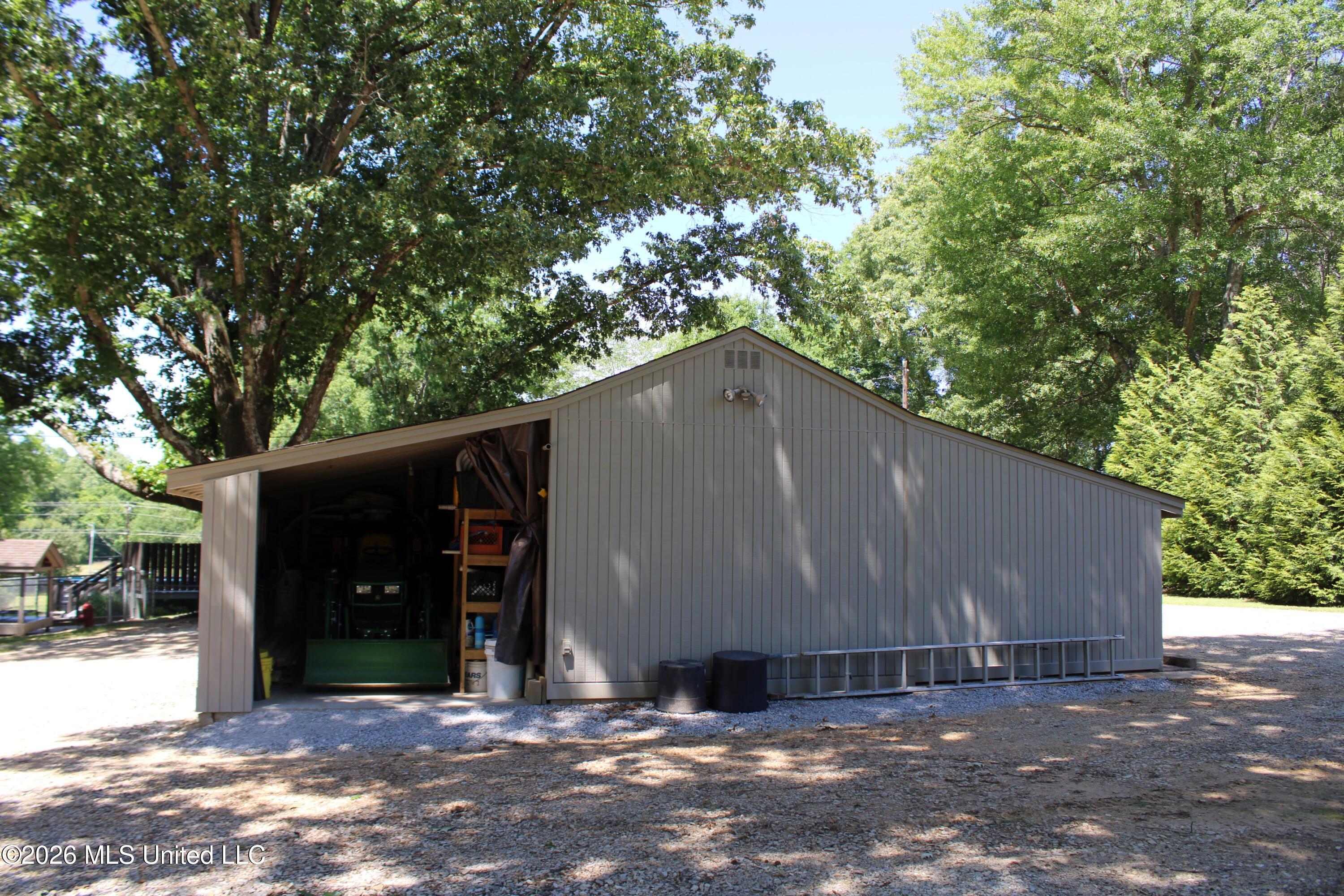 2934 North Red Banks Road Byhalia, MS 38611 - Photo 34 of 42 Rear of Storage Building