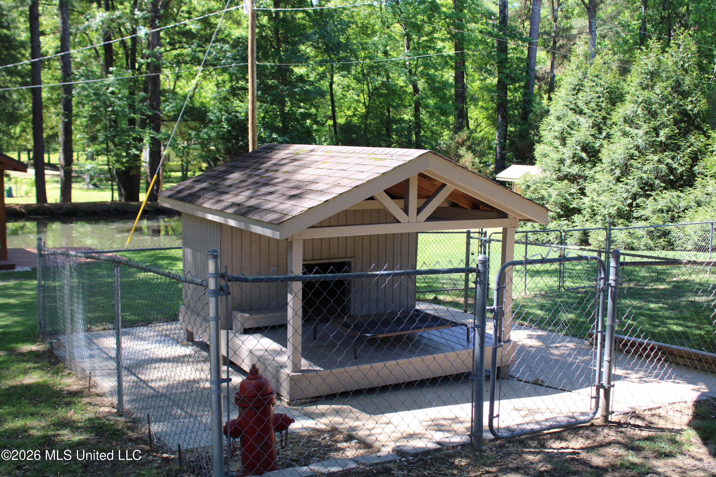2934 North Red Banks Road Byhalia, MS 38611 - Photo 40 of 42 Dog House Pen
