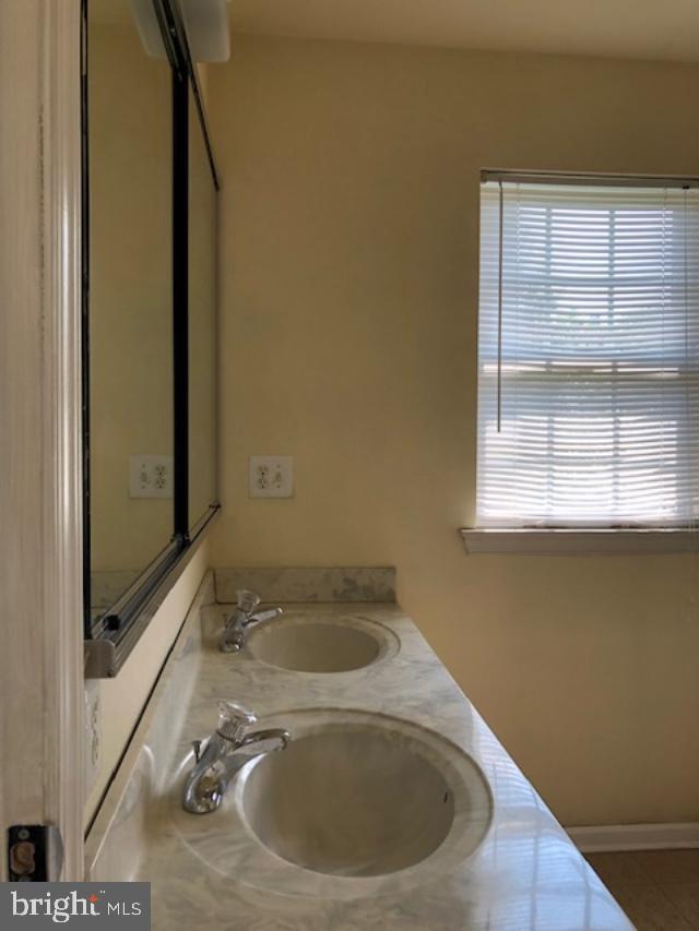 238 Hidden Drive Blackwood, NJ 08012 - Photo 6 of 7