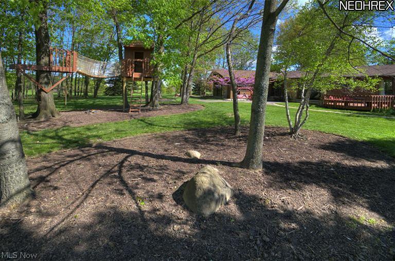 7935 Valley View Road Hudson, OH 44236 - Photo 2 of 24