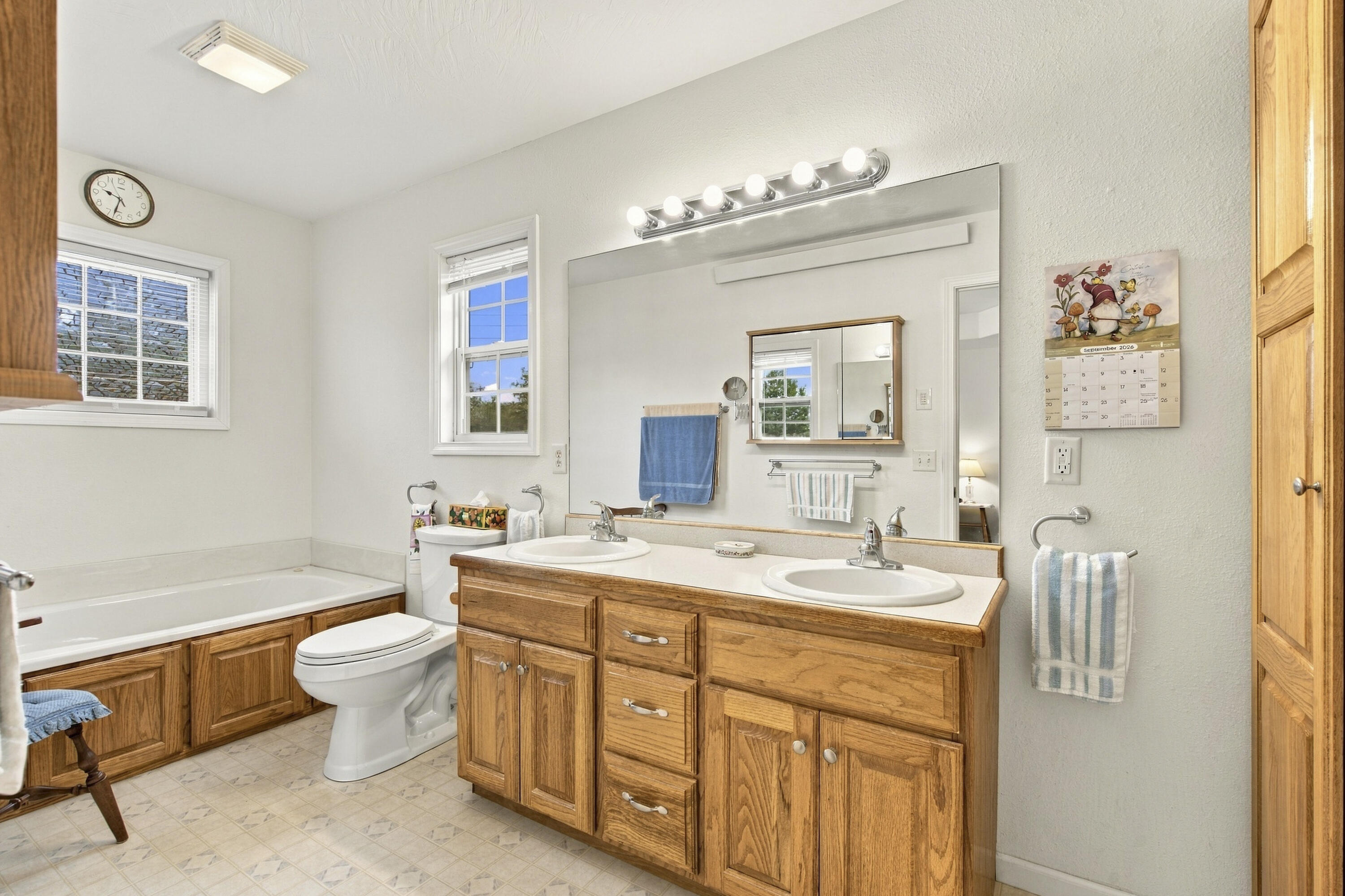5109 South 163rd Road Bolivar, MO 65613 - Photo 18 of 41 En suite bath
