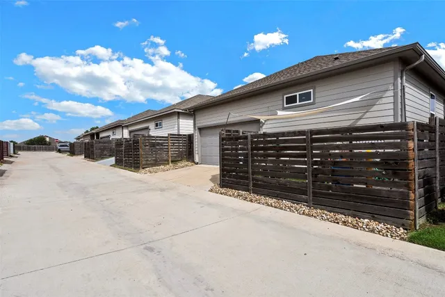 $1,940 | 709 Speckled Alder Drive, Pflugerville, TX 78660