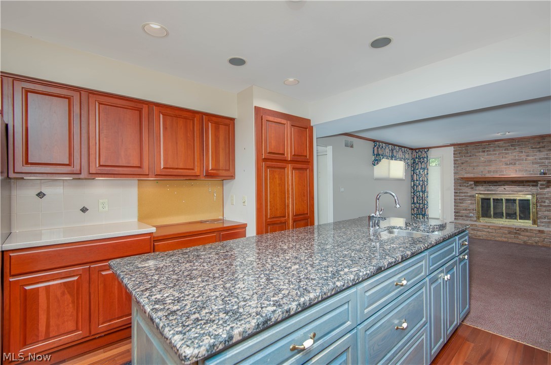 742 Hampton Ridge Drive Akron, OH 44313 - Photo 5 of 26 Kitchen