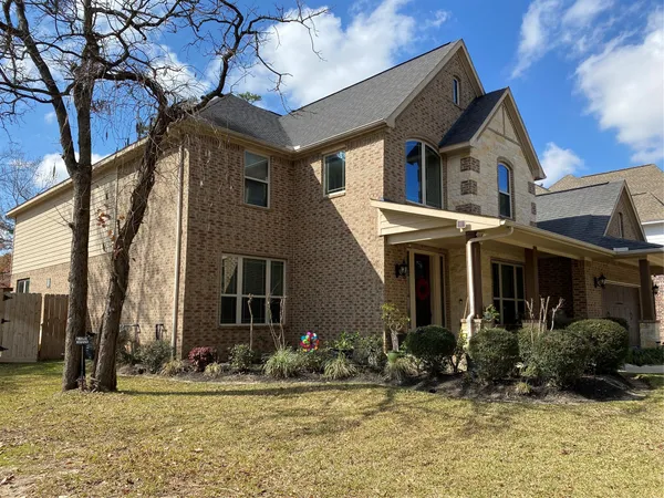 a front view of house with yard