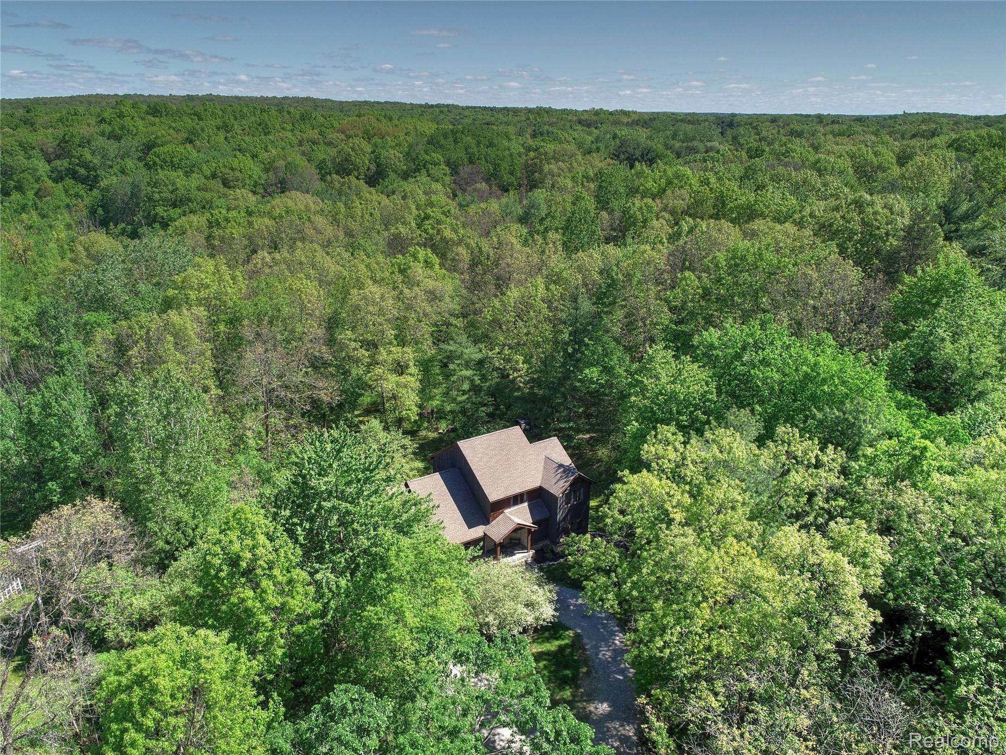 2877 East Schafer Road Howell, MI 48843 - Photo 2 of 31 02.jpg