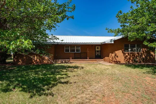 $135,000 | 1105 County Road 345, Rotan, TX 79546