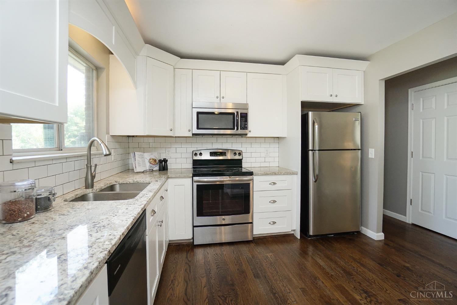 12062 Kenn Road Cincinnati, OH 45246 - Photo 10 of 31