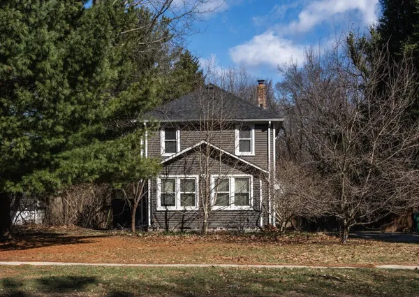 $2,000 | 751 Holmes Road, Ypsilanti, MI 48198