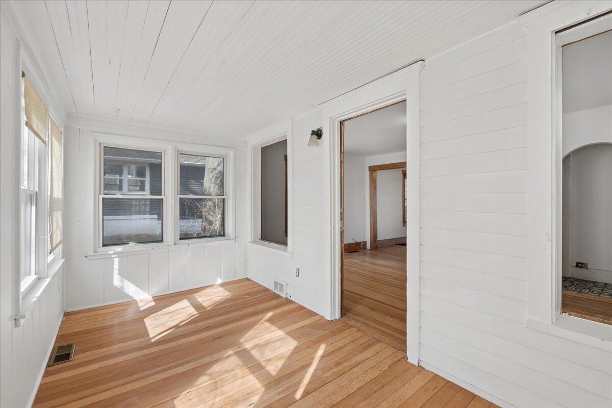 751 Holmes Road Ypsilanti, MI 48198 - Photo 11 of 36 751 Holmes