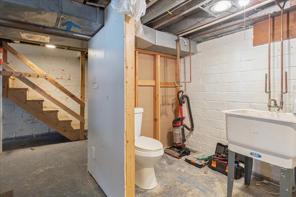 751 Holmes Road Ypsilanti, MI 48198 - Photo 26 of 36 751 Holmes