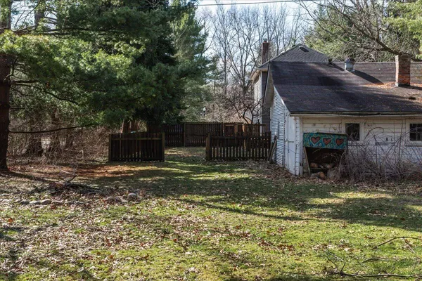 $2,000 | 751 Holmes Road, Ypsilanti, MI 48198