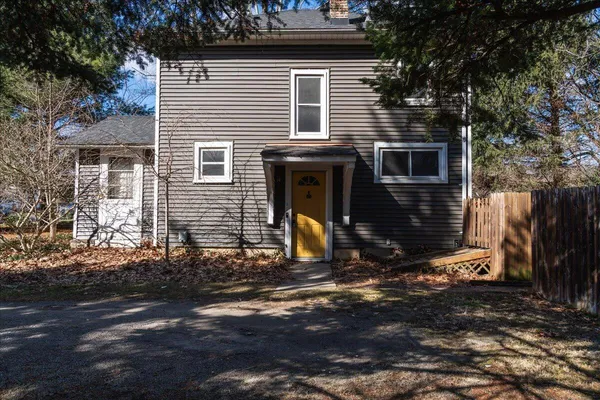 $2,000 | 751 Holmes Road, Ypsilanti, MI 48198