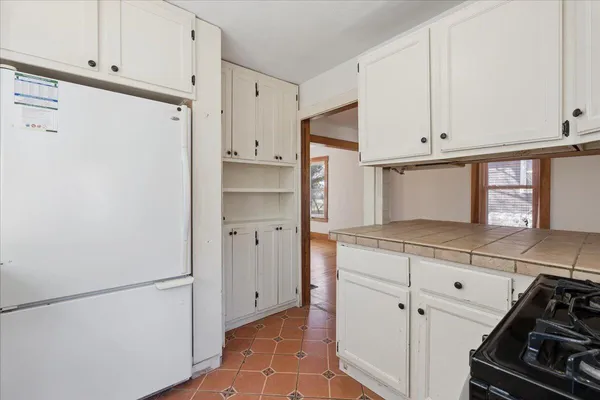 $2,000 | 751 Holmes Road, Ypsilanti, MI 48198