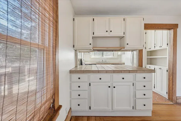 $2,000 | 751 Holmes Road, Ypsilanti, MI 48198