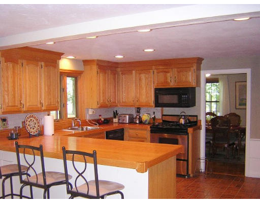 1 Footpath Road Chelmsford, MA 01824 - Photo 4 of 14 Gallery Image 4
