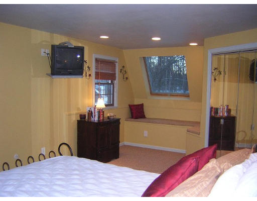 1 Footpath Road Chelmsford, MA 01824 - Photo 10 of 14 Gallery Image 10