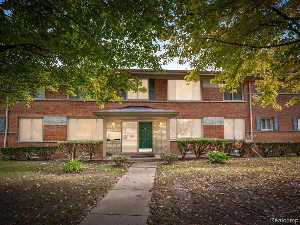 1195 Derby Road, Unit 8 Birmingham, MI 48009 - Photo 1 of 32