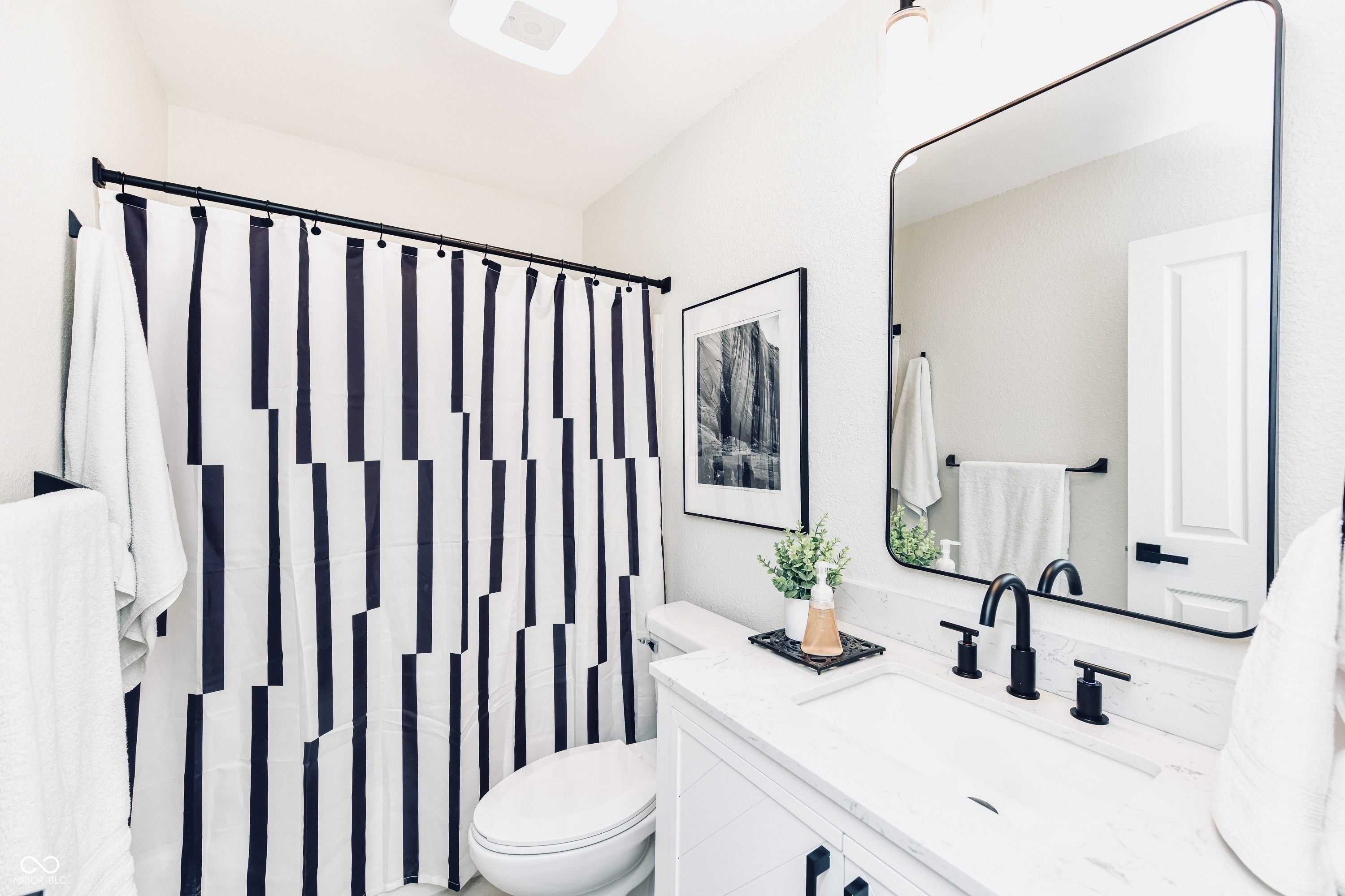 11761 Sand Creek Boulevard Fishers, IN 46037 - Photo 24 of 31