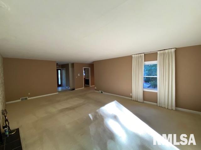 3322 8th Street Moline, IL 61265 - Photo 6 of 25 Gallery Image 6