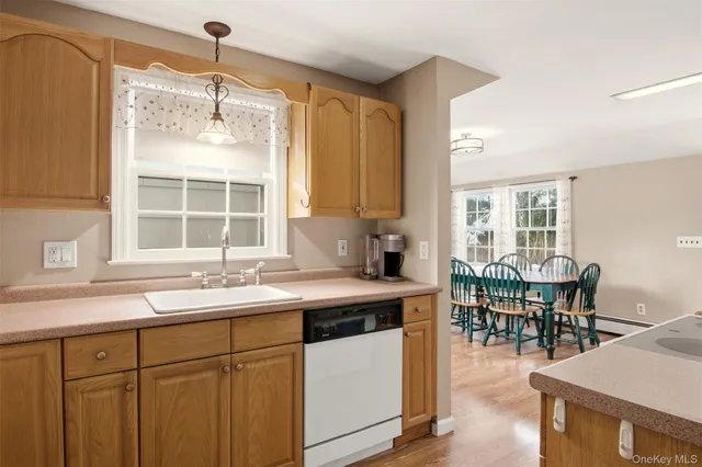 $689,000 | 10 Catalpa Lane, Stony Brook, NY 11790