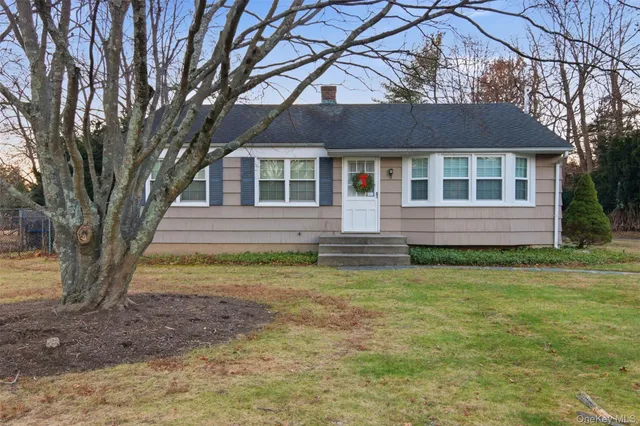 $689,000 | 10 Catalpa Lane, Stony Brook, NY 11790