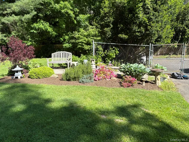 $689,000 | 10 Catalpa Lane, Stony Brook, NY 11790