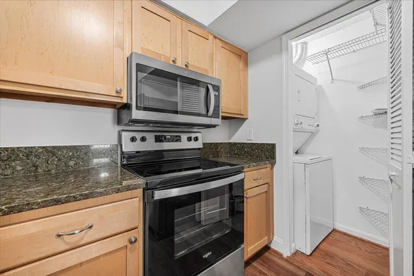 $360,000 | 6943 Mary Caroline Circle, Unit G, Alexandria, VA 22310