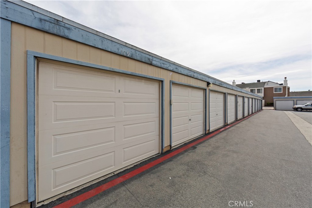 1381 South Walnut Street, Unit 2008 Anaheim, CA 92802 - Photo 36 of 40 a view of a garage
