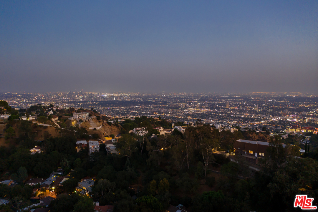 2103 Ridgemont Drive Los Angeles, CA 90046 - Photo 2 of 46