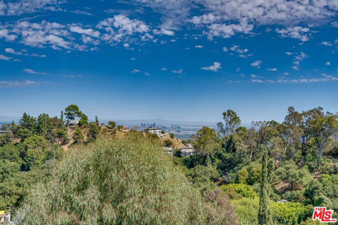 2103 Ridgemont Drive Los Angeles, CA 90046 - Photo 11 of 46