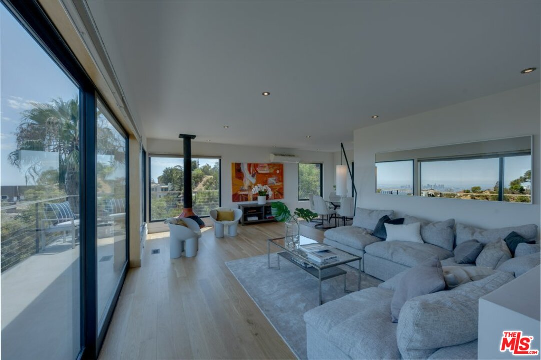 2103 Ridgemont Drive Los Angeles, CA 90046 - Photo 15 of 46