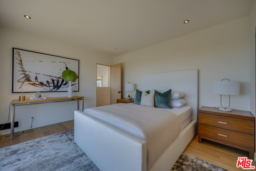 2103 Ridgemont Drive Los Angeles, CA 90046 - Photo 22 of 46