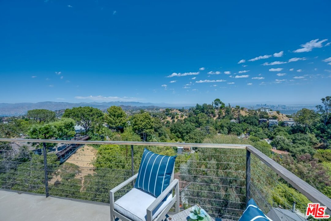 2103 Ridgemont Drive Los Angeles, CA 90046 - Photo 25 of 46