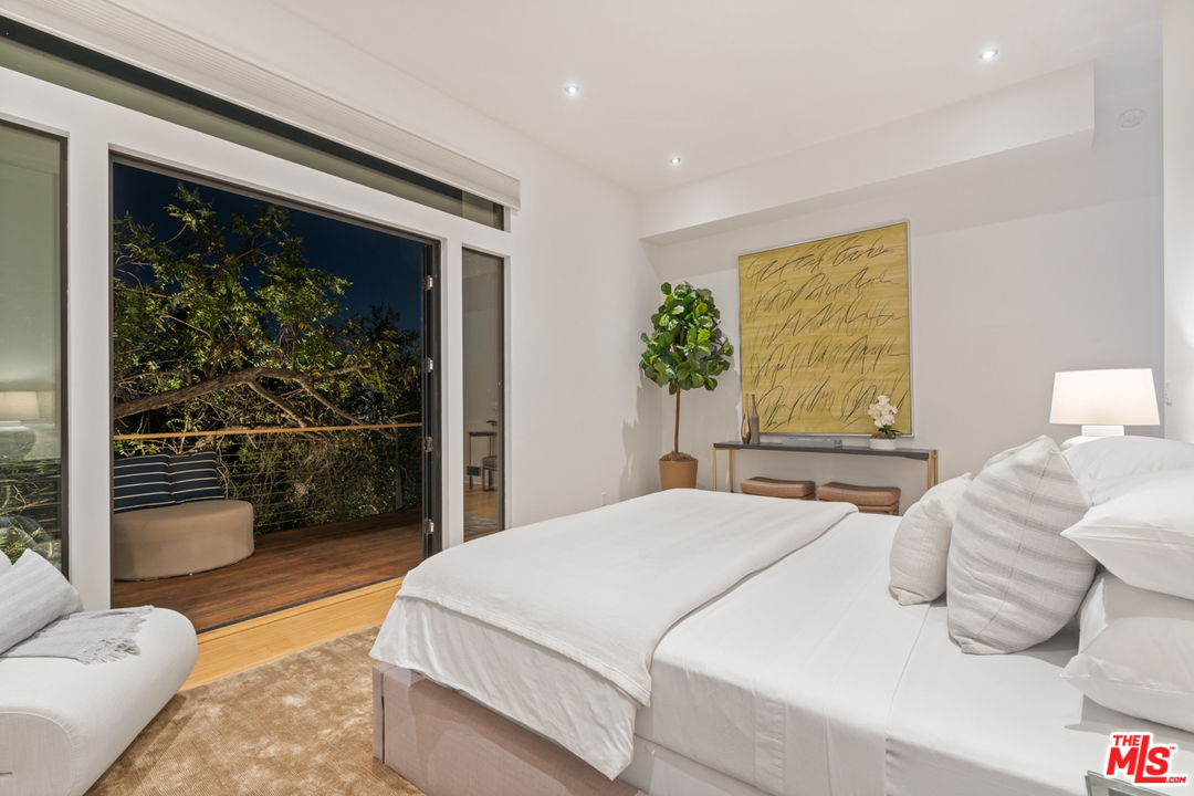 2103 Ridgemont Drive Los Angeles, CA 90046 - Photo 33 of 46