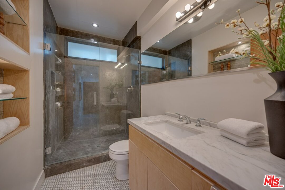 2103 Ridgemont Drive Los Angeles, CA 90046 - Photo 35 of 46