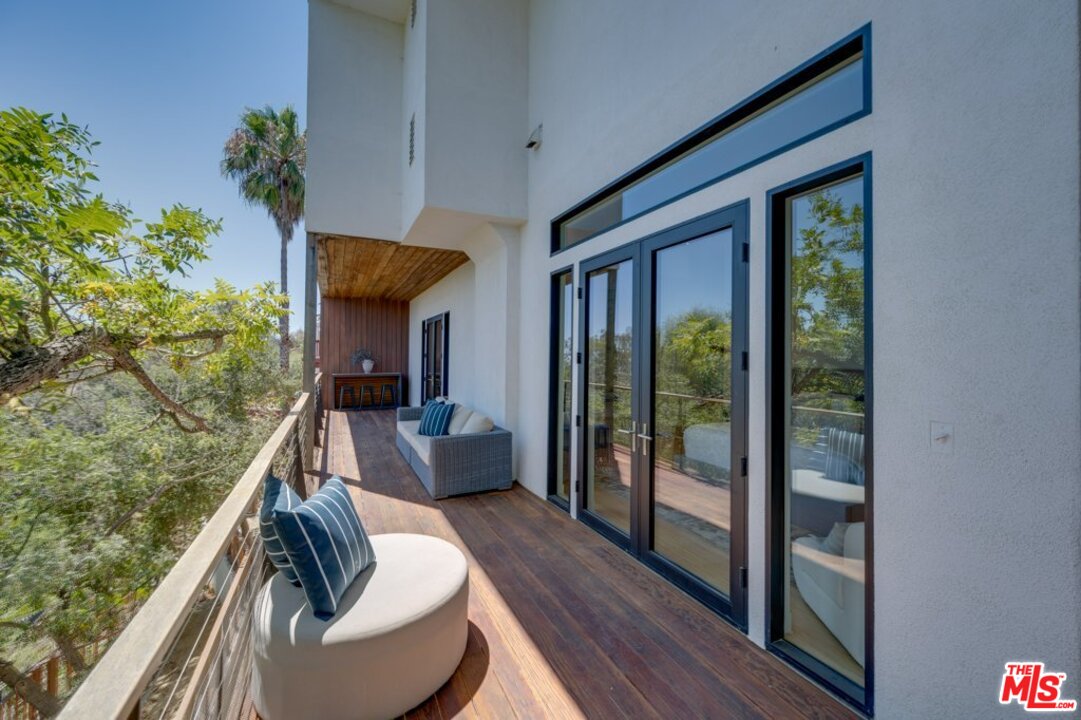 2103 Ridgemont Drive Los Angeles, CA 90046 - Photo 38 of 46