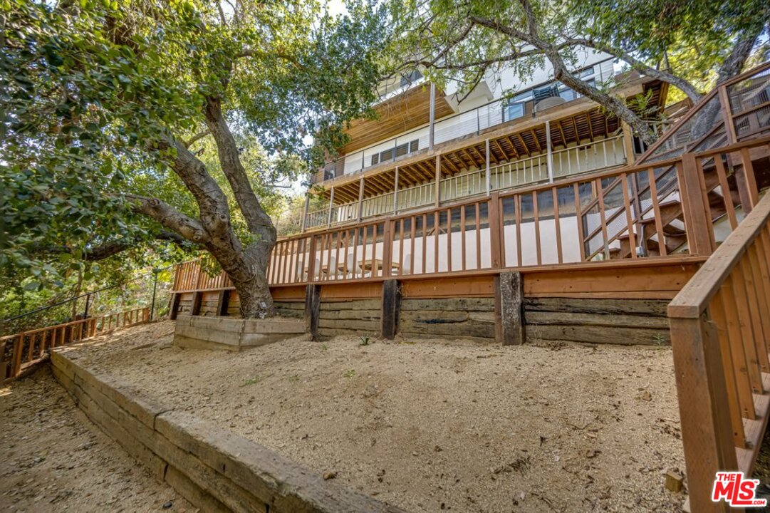 2103 Ridgemont Drive Los Angeles, CA 90046 - Photo 39 of 46