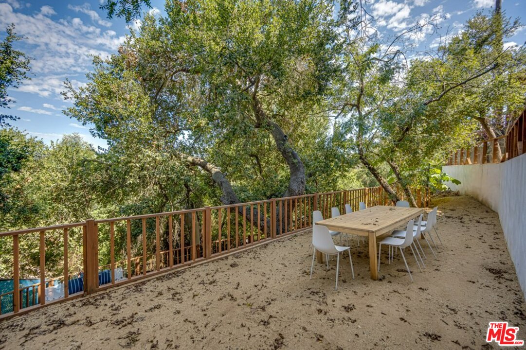 2103 Ridgemont Drive Los Angeles, CA 90046 - Photo 40 of 46