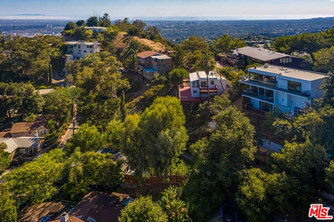 2103 Ridgemont Drive Los Angeles, CA 90046 - Photo 42 of 46