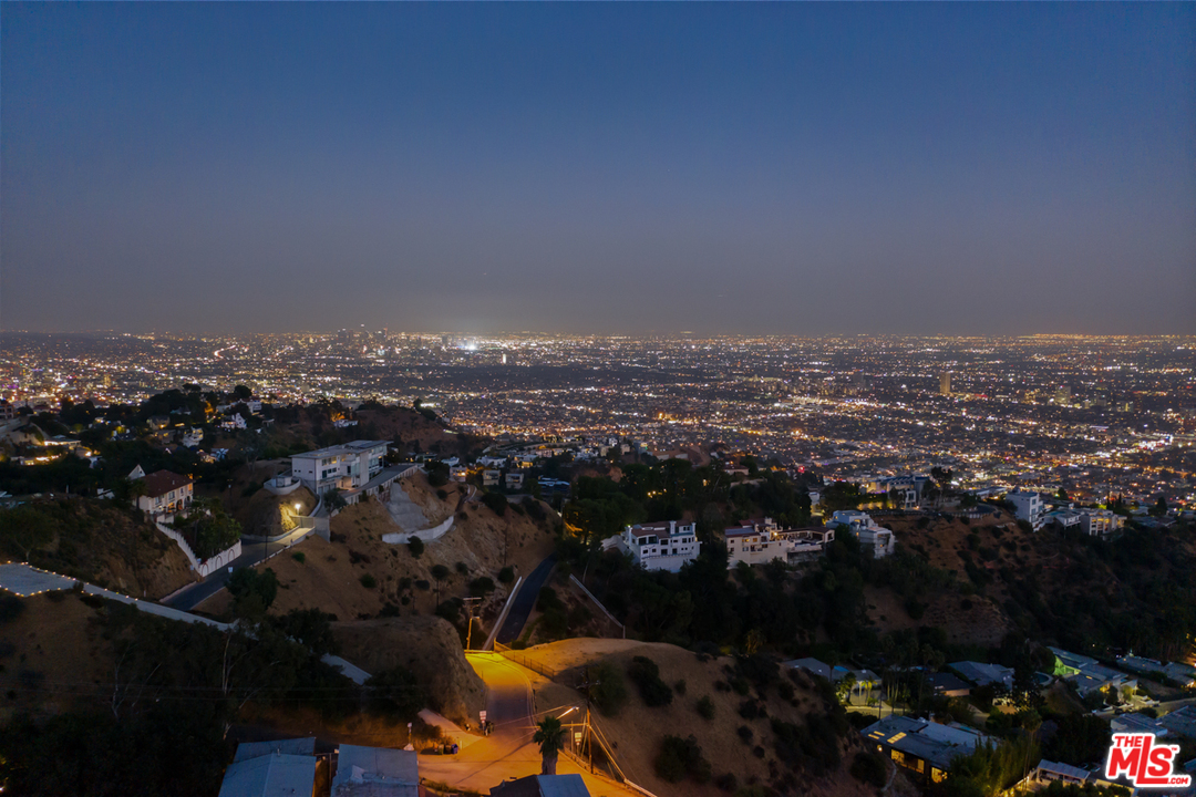 2103 Ridgemont Drive Los Angeles, CA 90046 - Photo 7 of 46