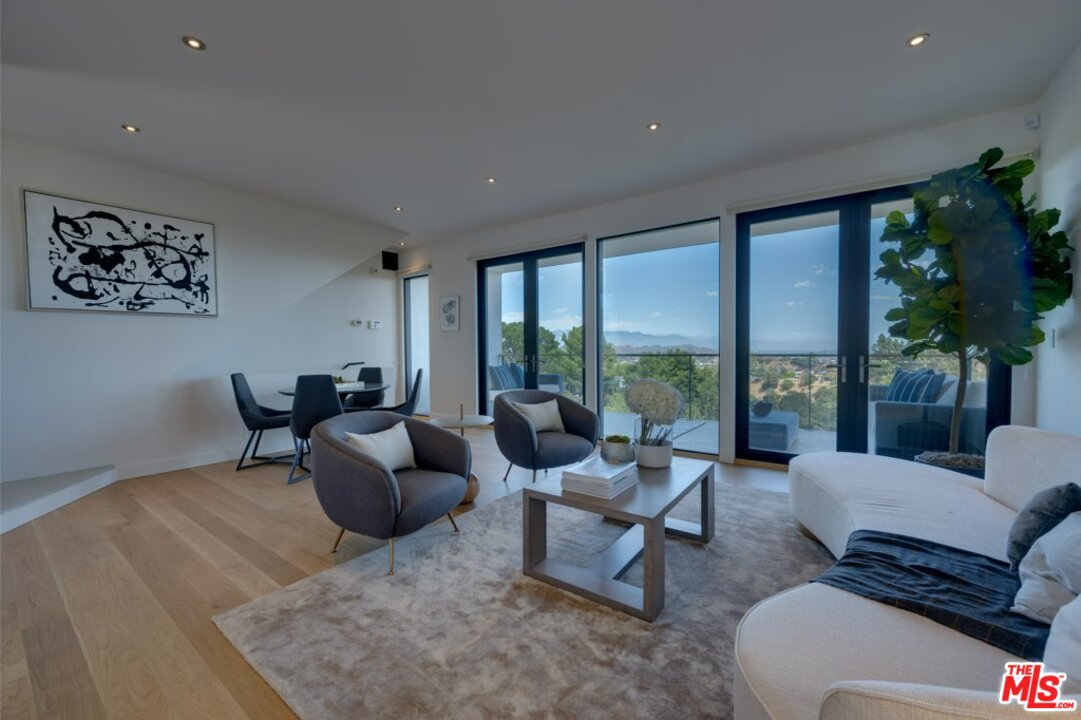 2103 Ridgemont Drive Los Angeles, CA 90046 - Photo 9 of 46