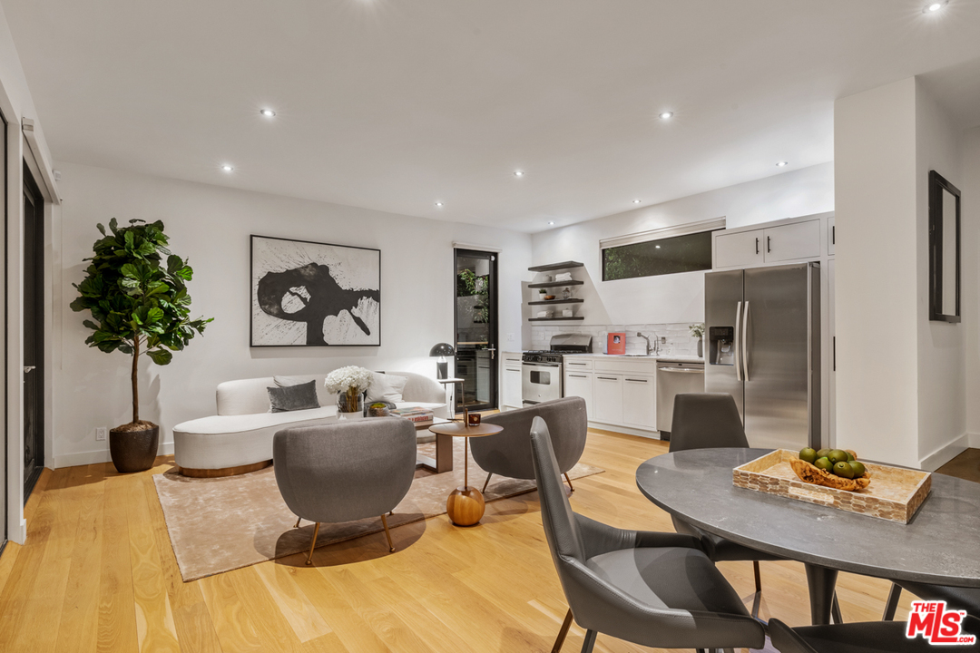 2103 Ridgemont Drive Los Angeles, CA 90046 - Photo 10 of 46