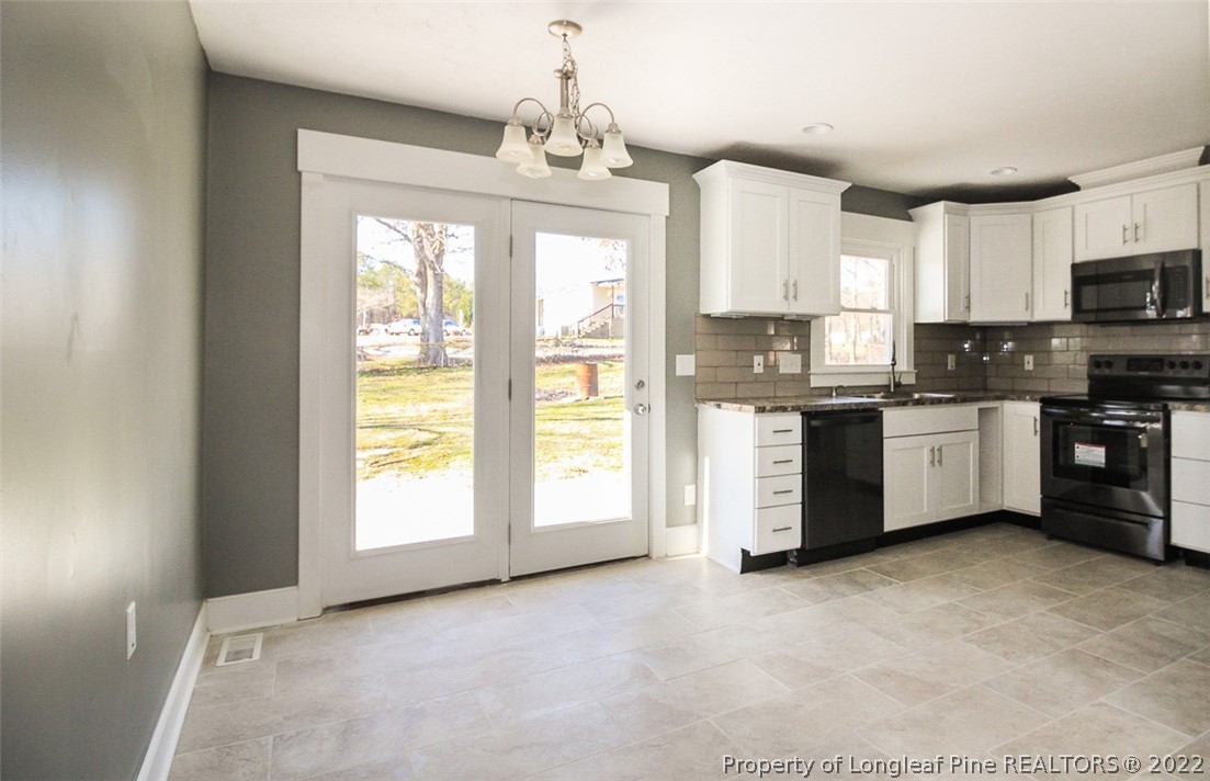 1112 Riverside Circle Spring Lake, NC 28390 - Photo 7 of 24 Gallery Image 7