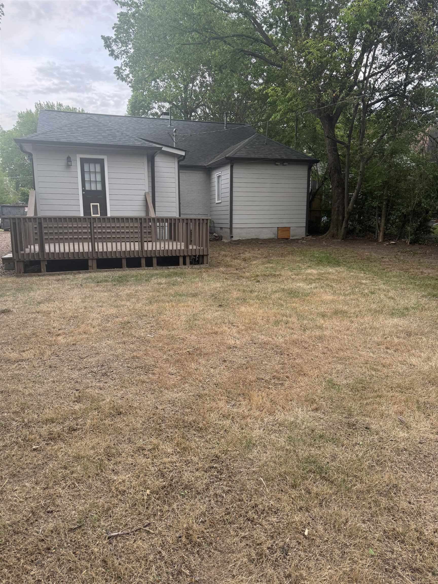 193 Alexander Street Memphis, TN 38111 - Photo 2 of 25 a front view of a house with yard