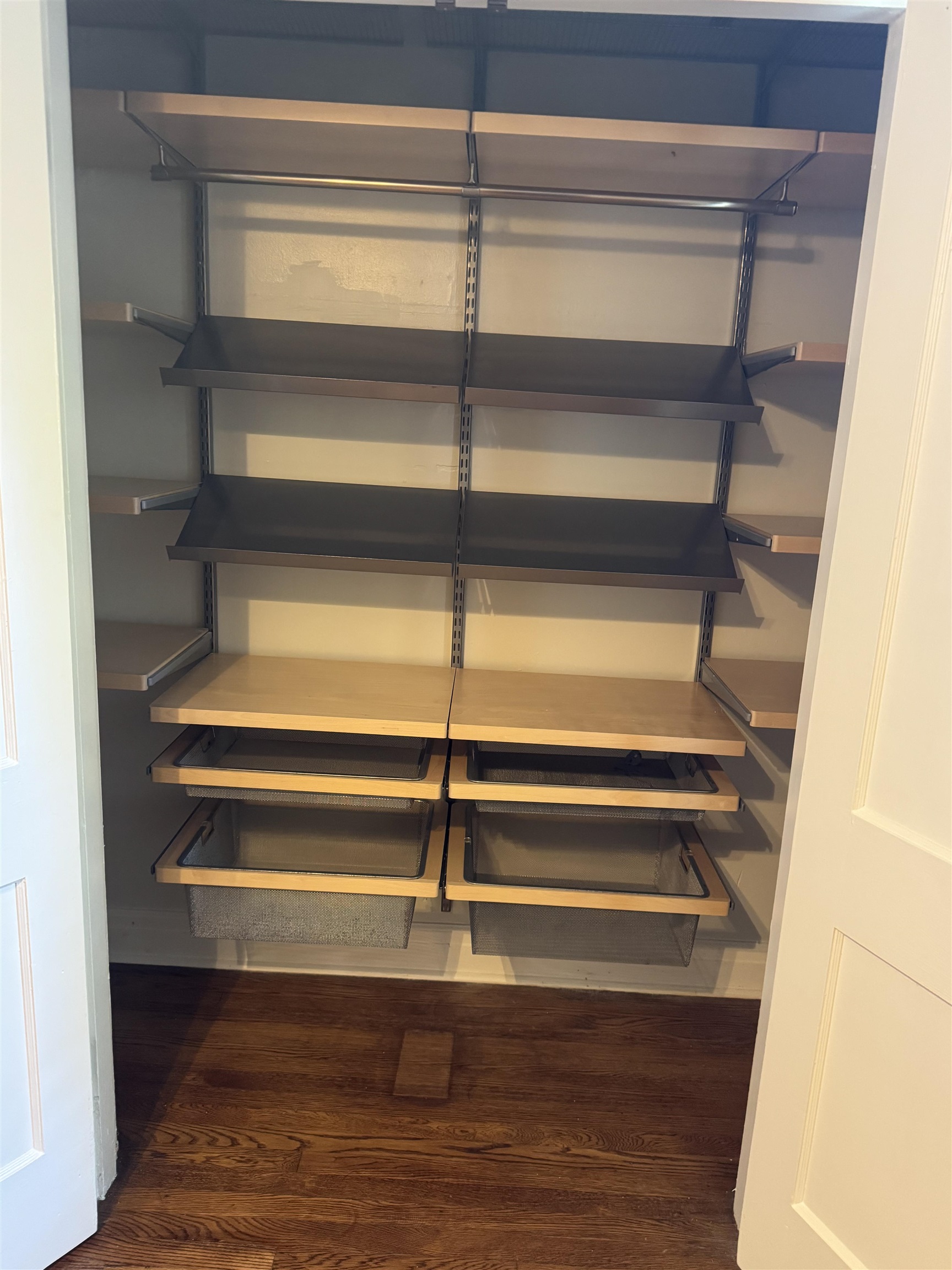193 Alexander Street Memphis, TN 38111 - Photo 25 of 25 a view of walk in closet with empty racks
