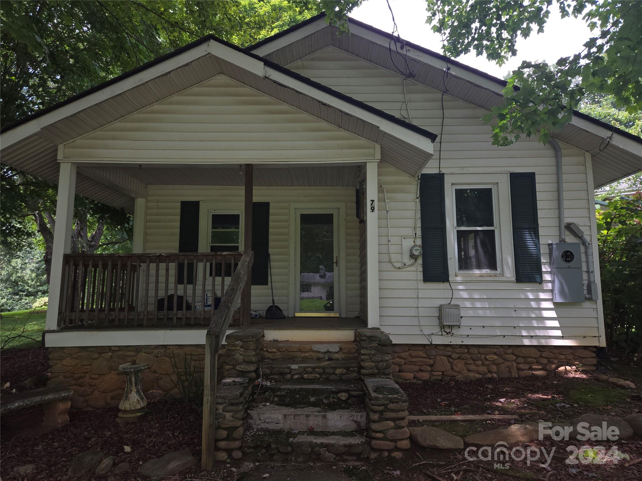 79 Hilltop Road Waynesville, NC 28786 - Photo 1 of 13 Gallery Image 1
