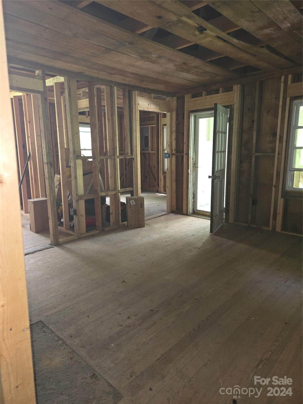 79 Hilltop Road Waynesville, NC 28786 - Photo 7 of 13 Gallery Image 7